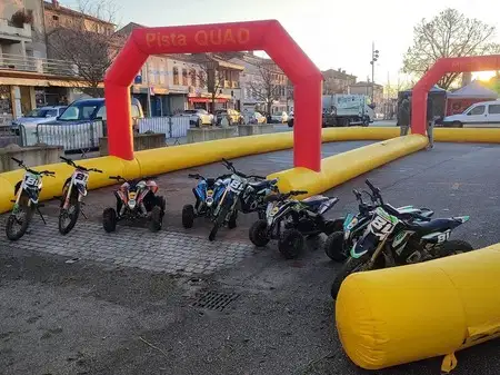 circuit gonfable quad et moto pour évenement 7